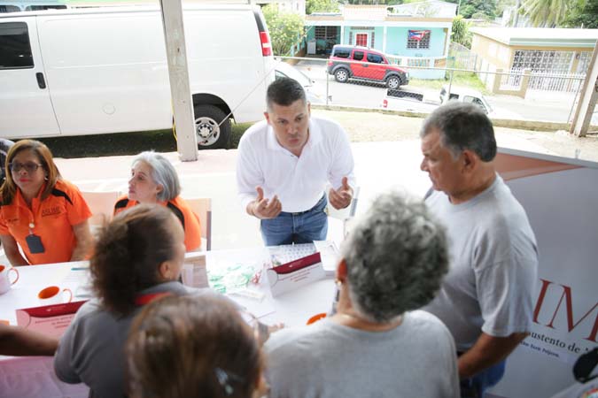 Personal de varias agencias de gobierno ofreció orientación a la comunidad de San Lorenzo.