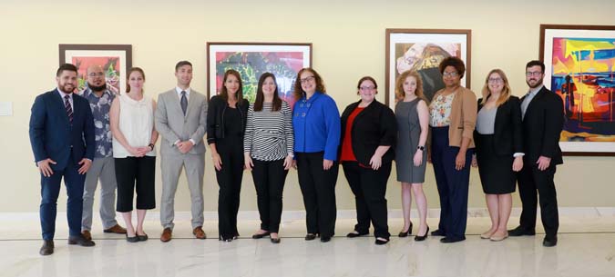 La Jueza Presidenta recibió a estudiantes de la clínica legal de UB Law que colaboraron con la recuperación de Puerto Rico