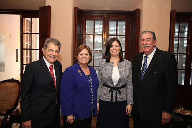 Desde la izquierda: Hon. Federico Hernández Denton, ex Juez Presidente; Hon. Liana Fiol Matta, ex Jueza Presidenta; Hon. Maite D. Oronoz Rodríguez, Jueza Presidenta designada; Hon. José Andreu García, ex Juez Presidente.