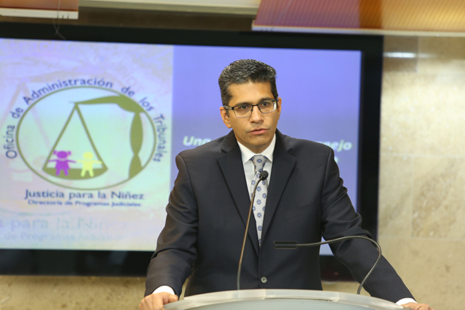 El Juez Asociado del Tribunal Supremo de Puerto Rico, Hon. Luis Estrella Martínez, ofreció un mensaje en representación de la Jueza Presidenta, Hon. Maite D. Oronoz Rodríguez.