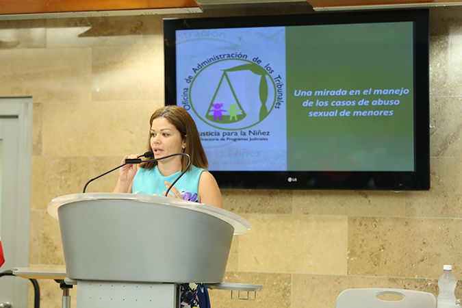 Los trabajos de la Conferencia fueron moderados por Amanda Baerga Ortiz, de la Directoría de Programas Judiciales de la Oficina de Administración de los Tribunales.
