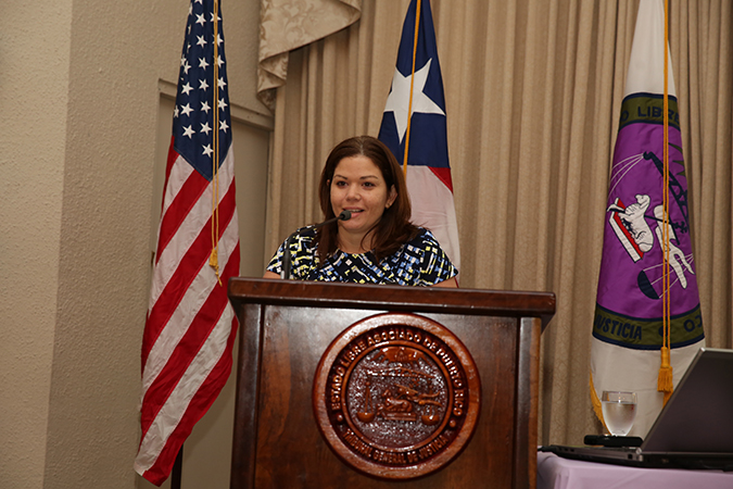 Amanda Baerga Ortiz, de la Directoría de Programas Judiciales de la Oficina de Administración de los Tribunales, fungió como maestra de ceremonias