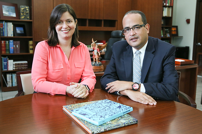 La Jueza Presidenta del Tribunal Supremo, Hon. Maite D. Oronoz Rodríguez, le da la bienvenida al Tribunal de Puerto Rico al Juez Asociado, Hon. Ángel Colón Pérez.
