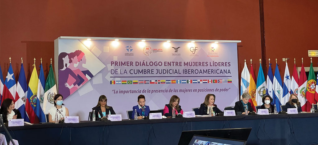 Diálogo entre Mujeres Líderes de la Cumbre Judicial Iberoamericana busca generar una red de colaboración entre juezas, propiciar la vinculación desde la sororidad y conectar las agendas comunes, así como incentivar la cooperación internacional entre mujeres líderes de Iberoamérica.